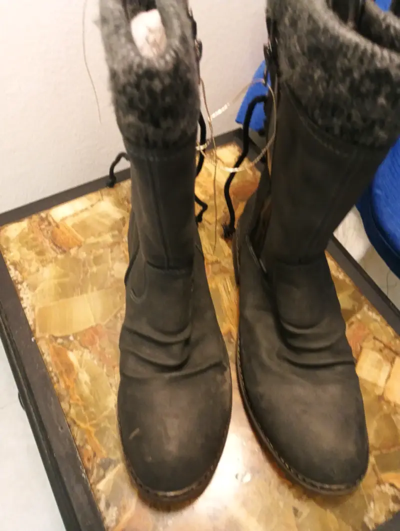 Botas marrones de cuero marca rieker - 2