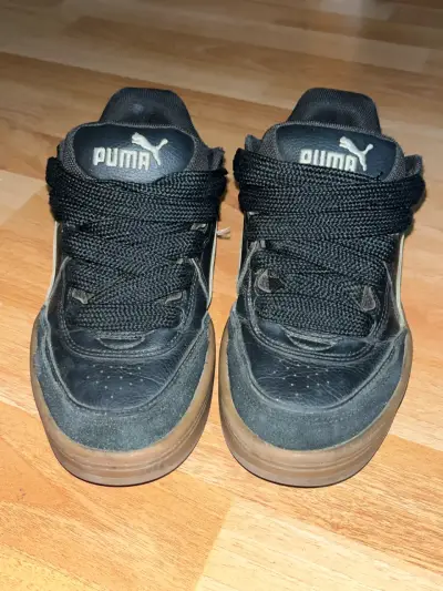 Zapatillas Puma negras usadas - miniatura 1