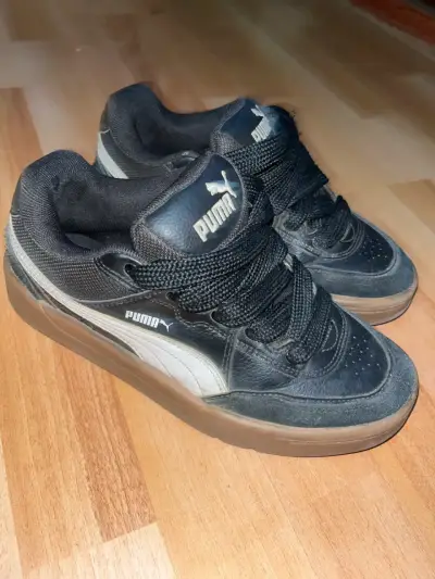 Zapatillas Puma negras usadas - miniatura 2