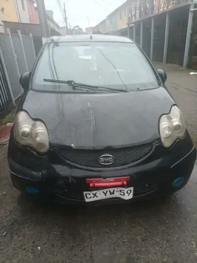 Auto BYD negro para repuestos - miniatura 1