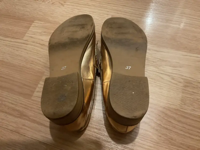 Zapatos de cuero dorados talla 37 - 1