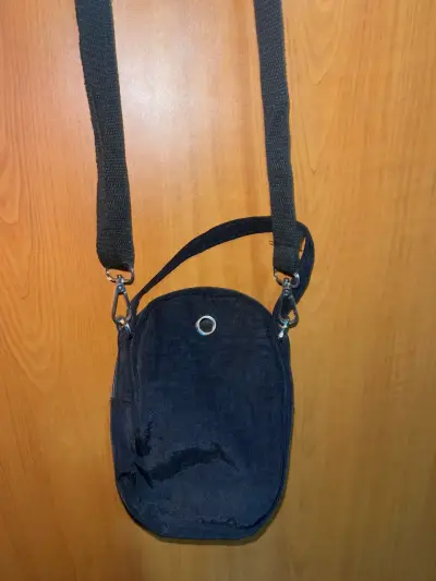 Mini bolso negro con correa unisex - miniatura 4