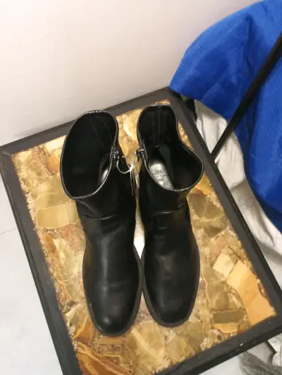 Botines negros de cuero - miniatura 3