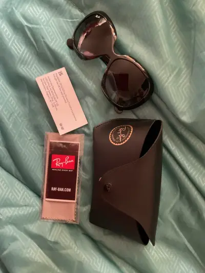 Gafas de sol Ray-Ban negras Modelo Jackie OHH! - miniatura 1