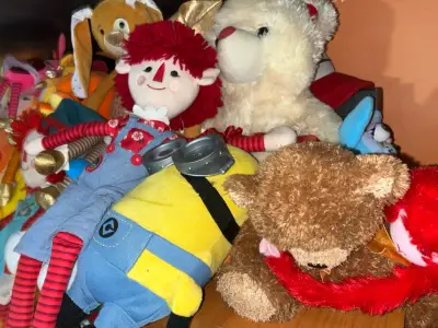 Muñecos de peluche variados - miniatura 3