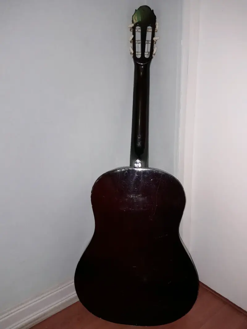 Guitarra clásica de madera - 6