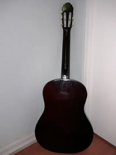 Guitarra clásica de madera - miniatura 6