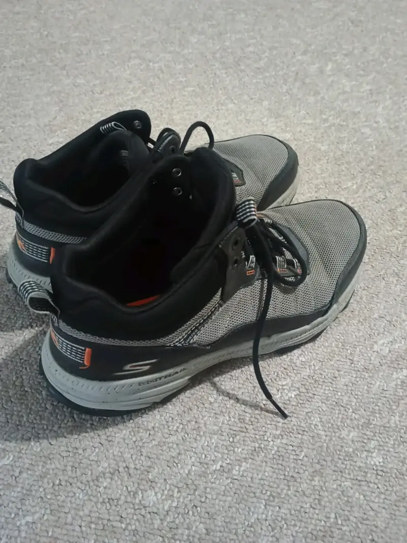 Zapatillas deportivas negras y grises - 3