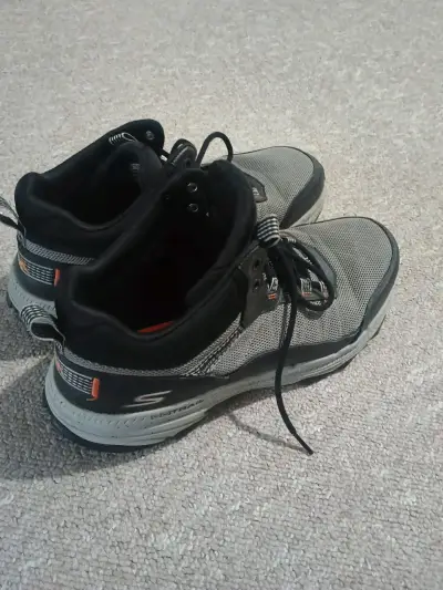 Zapatillas deportivas negras y grises - miniatura 3