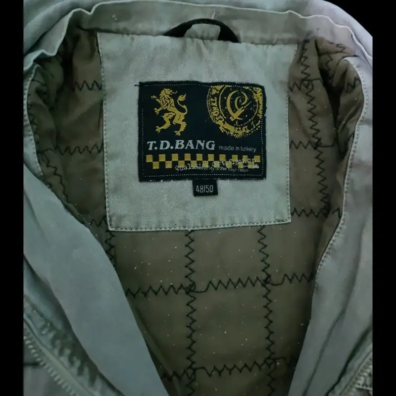 Chaqueta beige con cierre frontal - 3