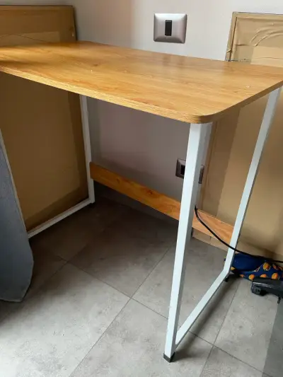 Escritorio de madera compacto - miniatura 3