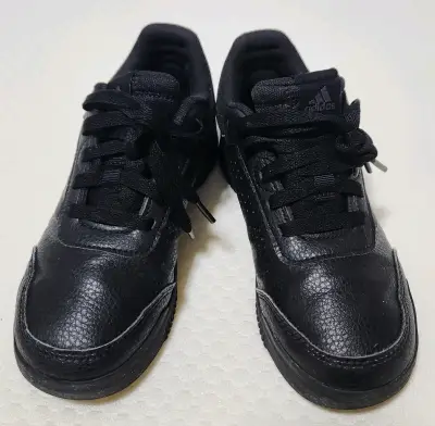 Zapatillas negras deportivas - miniatura 1