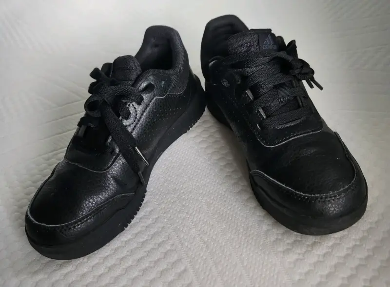 Zapatillas negras deportivas - 3