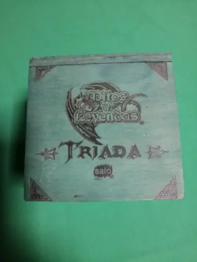 Caja de Mitos y Leyendas Tríada - miniatura 1