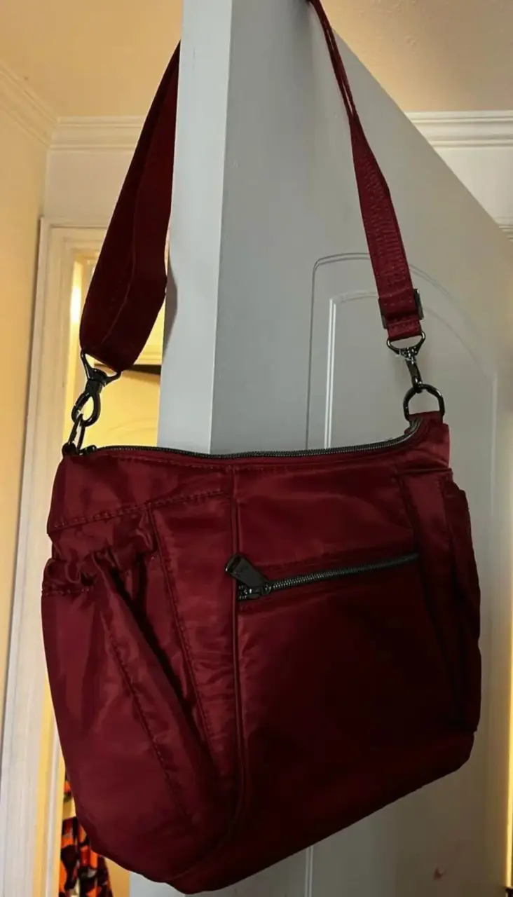 Cartera terracota marca Lug - 1