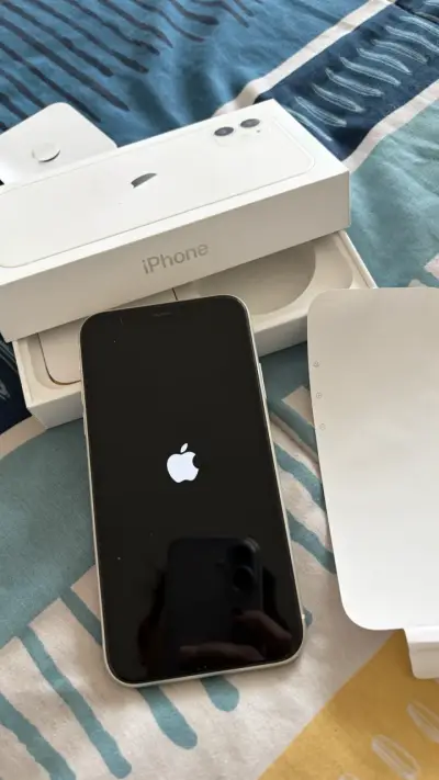 iPhone 11 blanco, 64GB - miniatura 2
