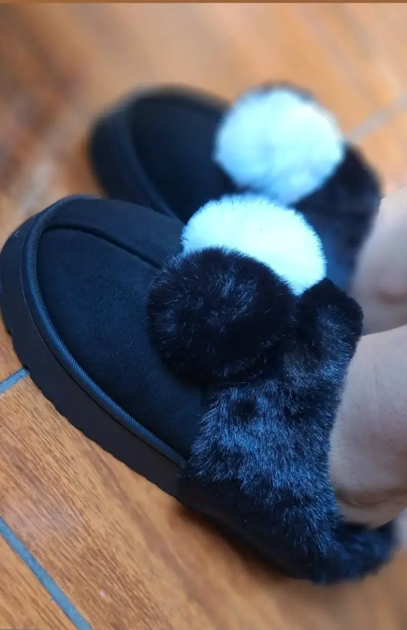 Pantuflas con pompones - 4