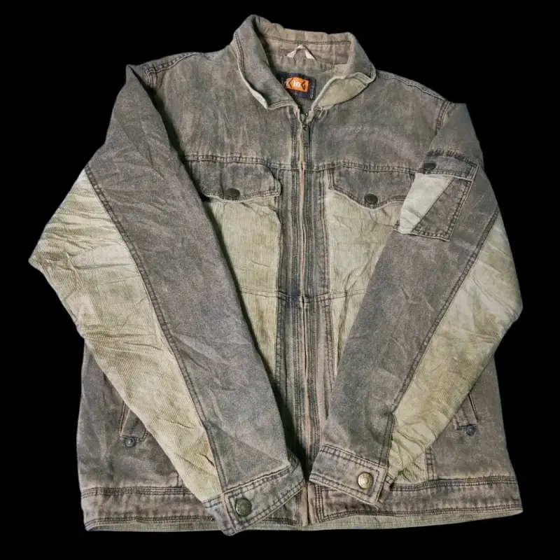 Chaqueta de mezclilla desgastada