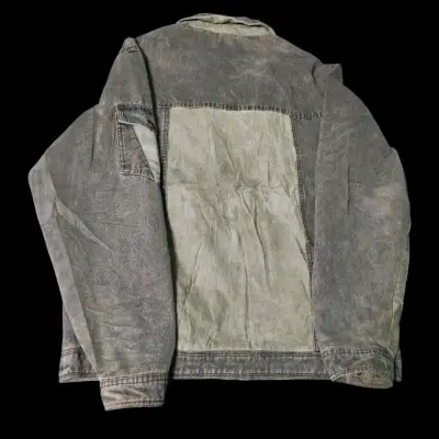 Chaqueta de mezclilla desgastada - miniatura 2