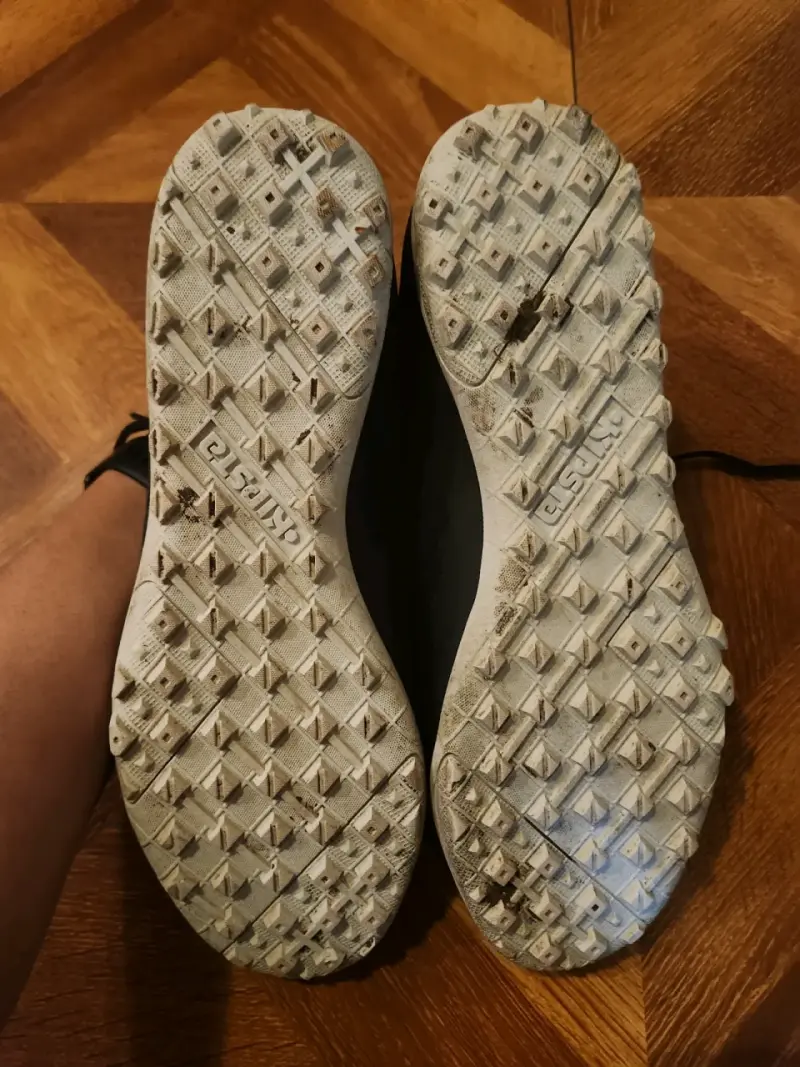 Zapatillas de futbol negras - 2