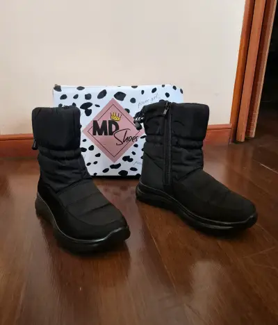 Botas de invierno negras e impermeables - miniatura 2