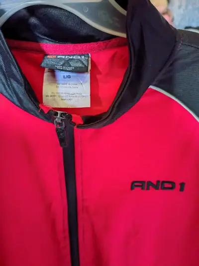 Chaqueta deportiva roja con cierre - miniatura 2