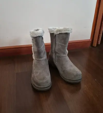Botas de invierno color entre gris y beige - miniatura 1