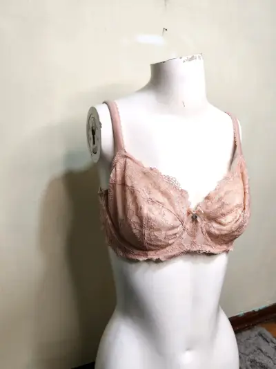 Sostén encaje Victoria's Secret - miniatura 2
