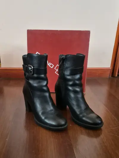 Botines negros de cuero - miniatura 1