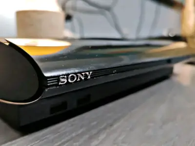 Consola PS3 incluye 27 juegos instalados - miniatura 3