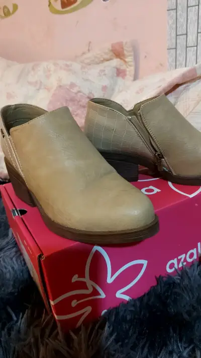 Botines beige con cierre lateral - miniatura 1