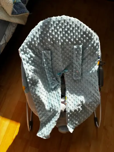 Cubre silla huevito bebé - miniatura 1