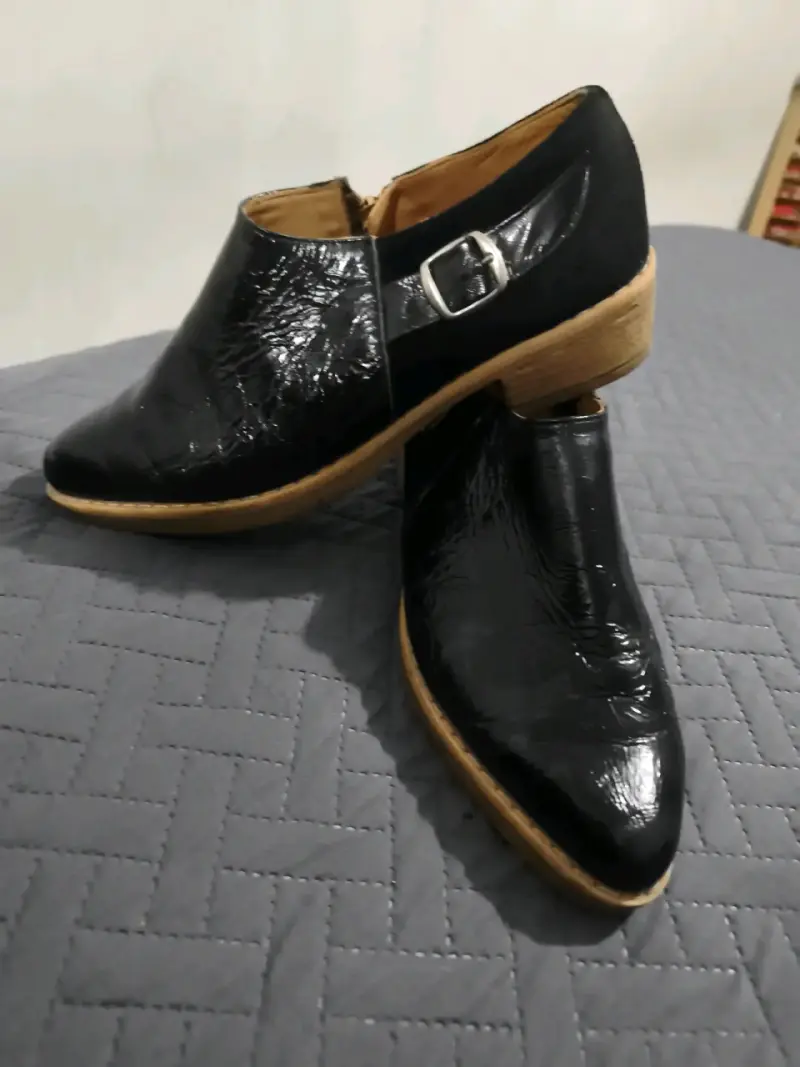 Zapatos negros con hebilla - 1