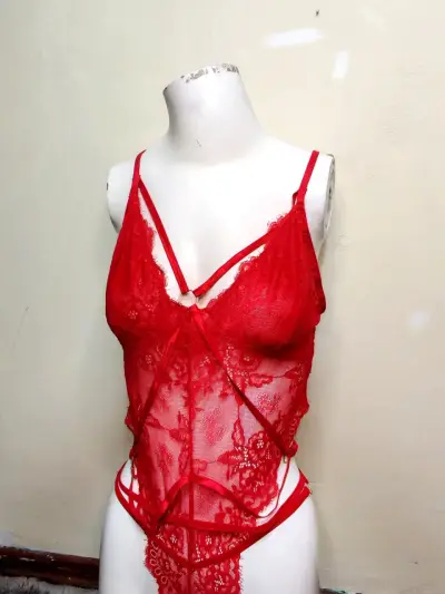 Body de encaje rojo sexy - miniatura 3