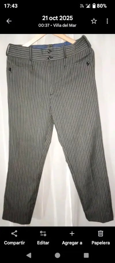 Blazer blanco,pantalón a rayas elegante. - miniatura 2