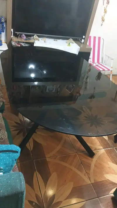 Mesa de vidrio negro - miniatura 2