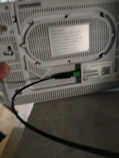 Router de internet color blanco - miniatura 3