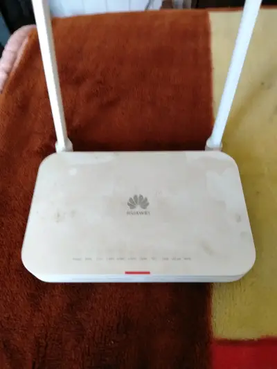 Router de internet color blanco - miniatura 4