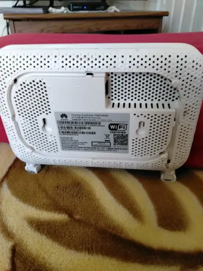 Router de internet color blanco - miniatura 5