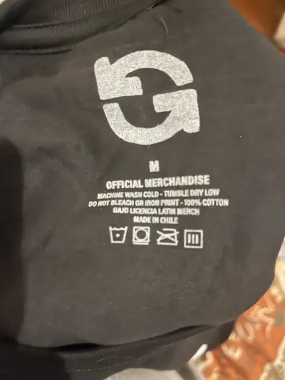 Polera negra estampada 'Repeat It' - miniatura 3