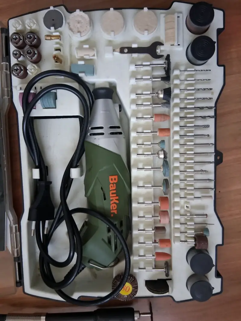 Kit de herramientas rotativas Bauker - 1