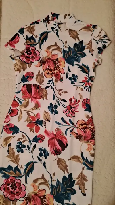 Vestido floral colorido - miniatura 1