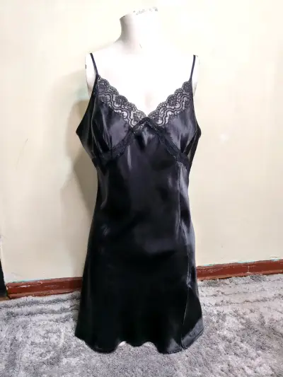 Babydoll negro de encaje - miniatura 1