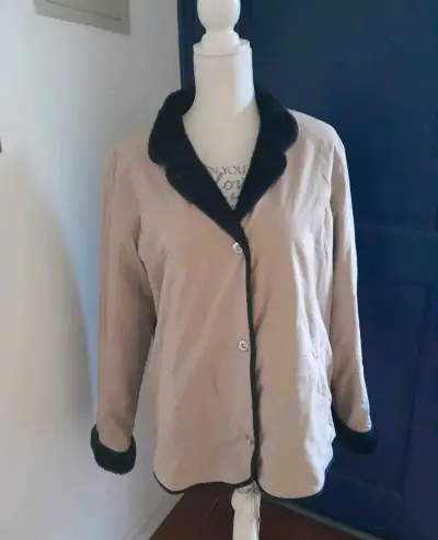 Chaqueta beige con borde negro - miniatura 1