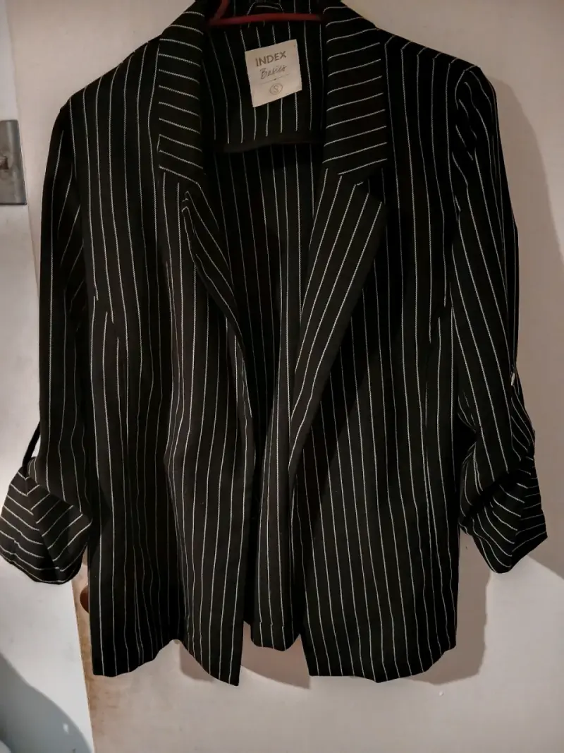 Blazer negro a rayas