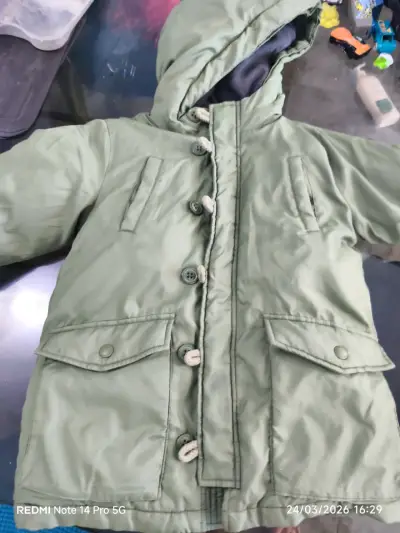Chaqueta verde con capucha talla 5 niño - miniatura 1