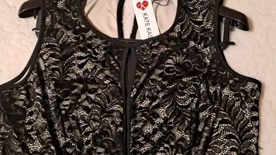 Vestido de encaje negro elegante - miniatura 2