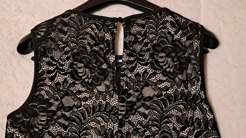 Vestido de encaje negro elegante - 3