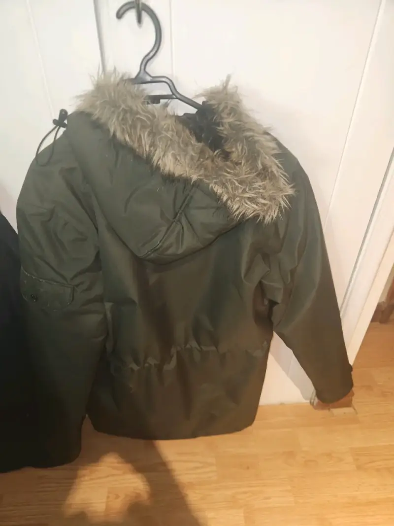 Parka verde con capucha - 2