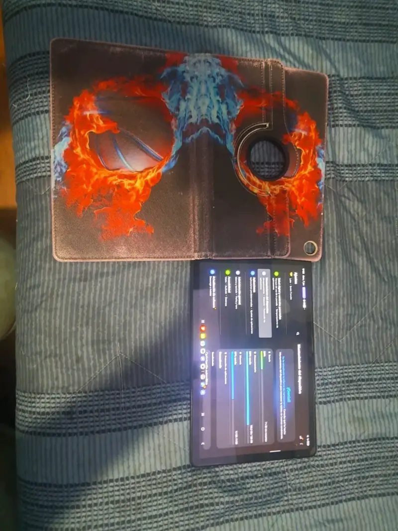 Tablet negra en buen estado - 3